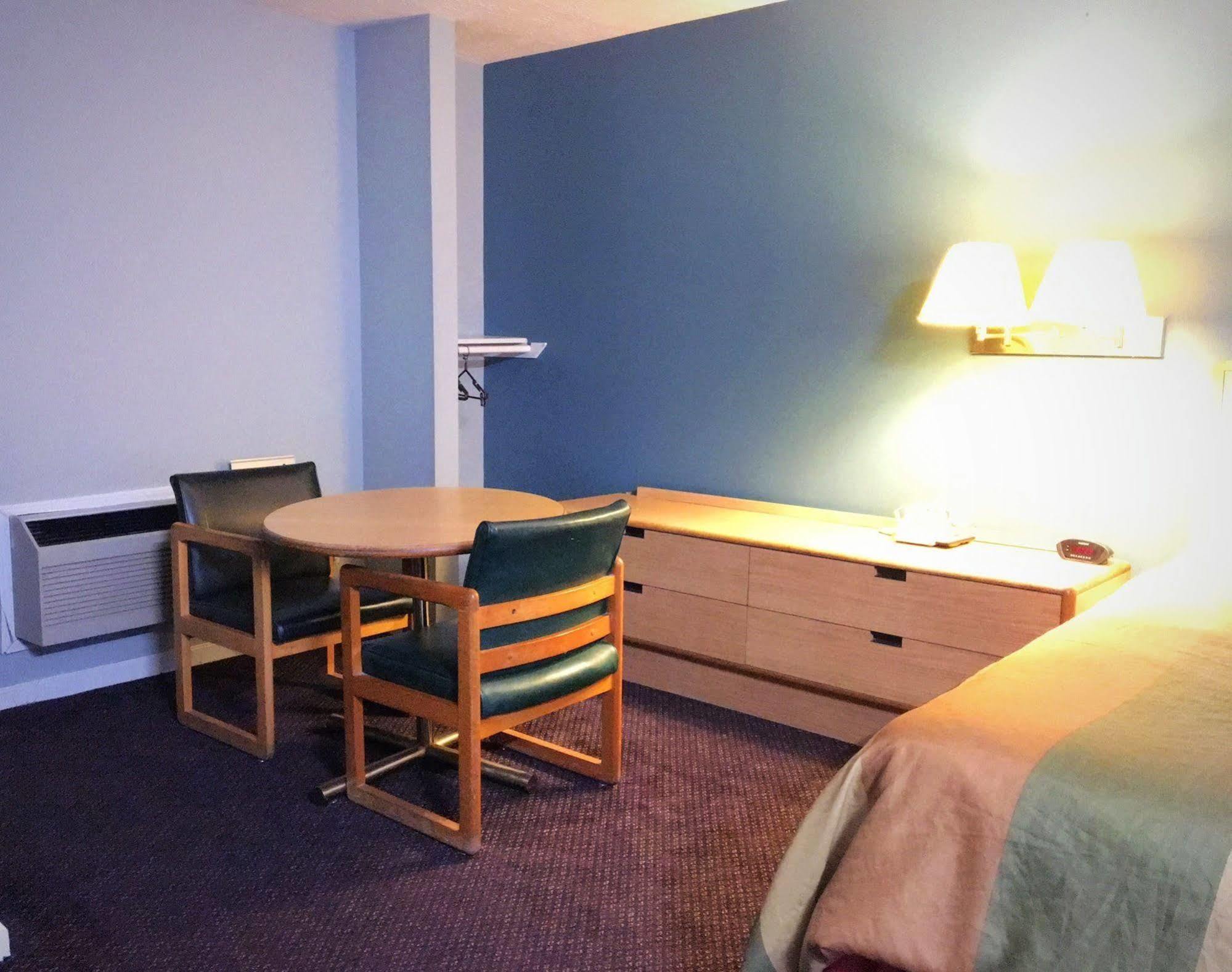 โอเวอร์ตัน โมเทล ลีฟวิงสตัน Motel Livingston ภายนอก รูปภาพ